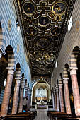 Il Duomo di Volterra. Il soffitto a cassettoni della navata mediana. 